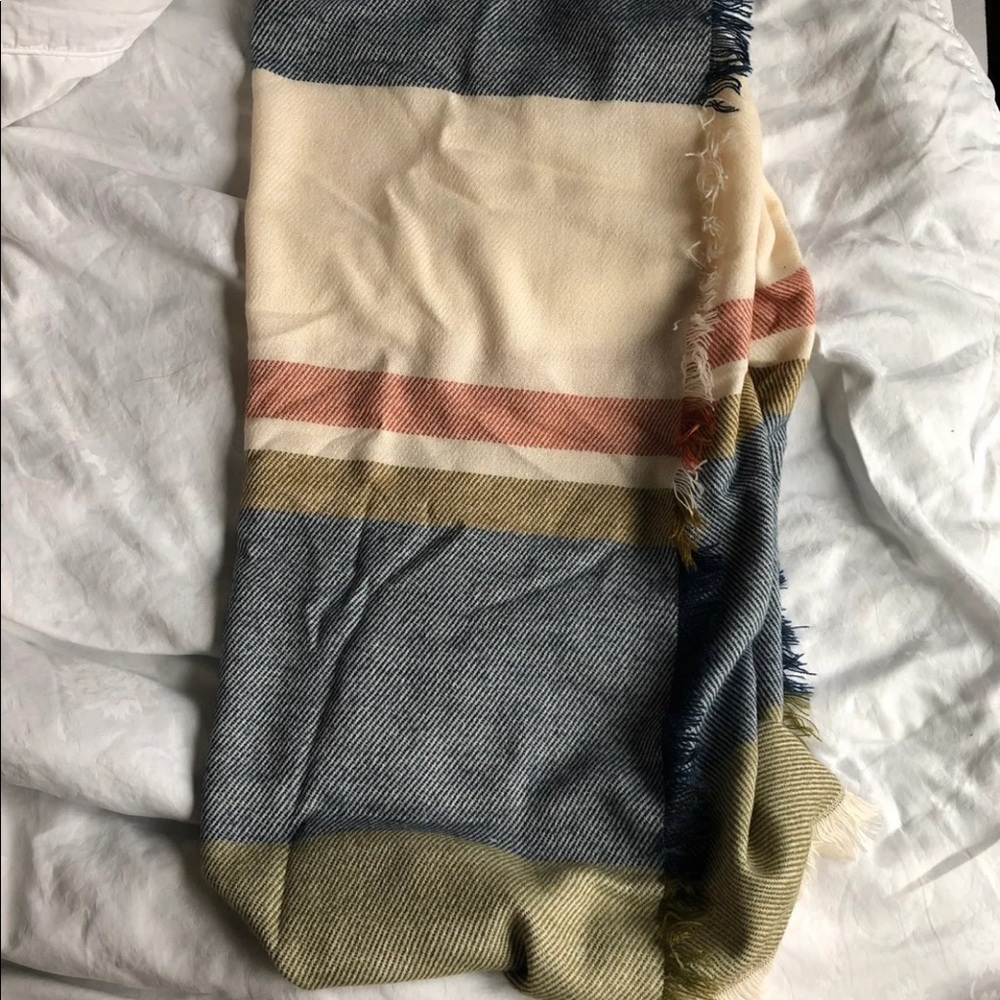 Blanket Scarf - Picture 2 of 4